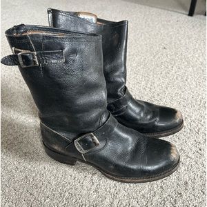 Vintage Frye Bootie in Distressed Black 8.5